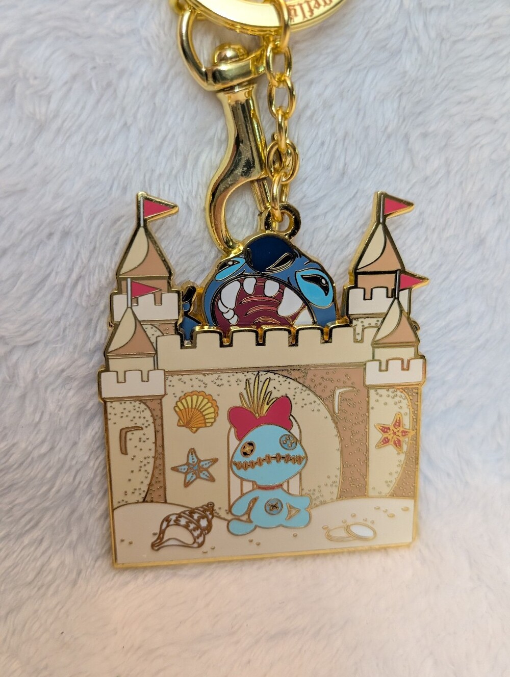 Loungefly Stitch Keychain sandcasle moving NWT - Picture 3 of 5